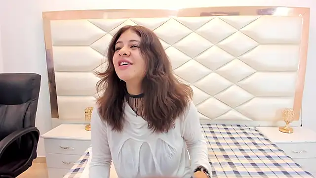 Snapshot of MiaQueen021 chatting on February 2025 12:26:02 PM MiaQueen021 online show from February 2025 12:26:02 PM