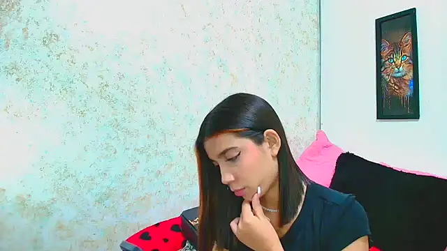 Rousse violett online show from March 2025 11:15:01 PM