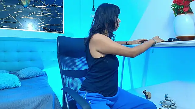 Snapshot of gabriela_cortez chatting on November 2025 01:33:02 PM gabriela cortez online show from November 2025 01:33:02 PM