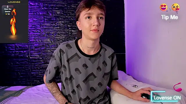 Snapshot of jeremy_salvatore chatting on March 2025 05:52:01 AM jeremy salvatore online show from March 2025 05:52:01 AM