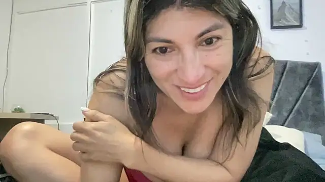 LunaBeya online show from February 2026 12:31:01 PM