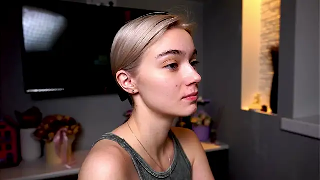 ileanacampbe online show from January 2025 04:28:01 AM