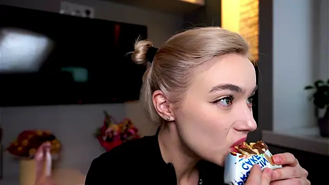 ileanacampbe online show from January 2025 05:48:02 AM