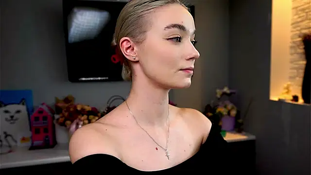 ileanacampbe online show from February 2025 08:13:02 AM