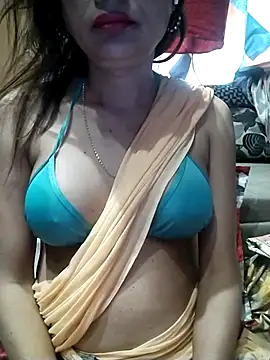 Snapshot of SANA-LEONI chatting on February 2025 06:03:01 AM SANA-LEONI online show from February 2025 06:03:01 AM