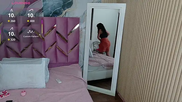 Snapshot of hotiergirl chatting on November 2025 12:27:01 PM hotiergirl online show from November 2025 12:27:01 PM