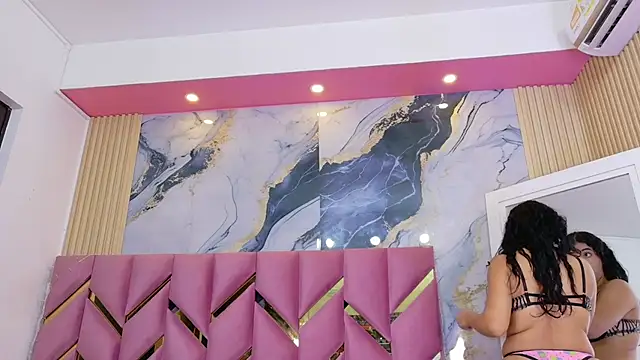 Snapshot of hotiergirl chatting on November 2025 12:11:01 PM hotiergirl online show from November 2025 12:11:01 PM