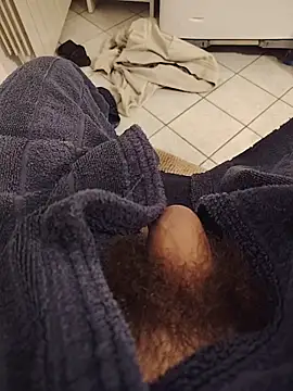 Snapshot of StirringOomph chatting on February 2026 12:28:01 AM StirringOomph online show from February 2026 12:28:01 AM