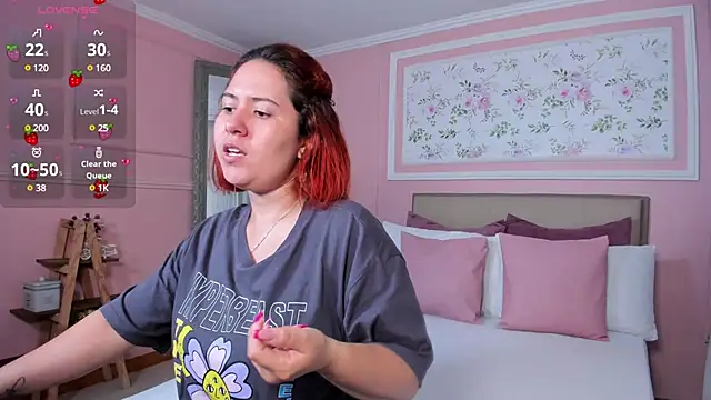 Snapshot of zoes_milee chatting on February 2025 11:14:02 AM zoes milee online show from February 2025 11:14:02 AM