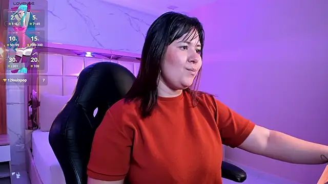 Snapshot of zoes_milee chatting on November 2025 11:35:01 AM zoes milee online show from November 2025 11:35:01 AM