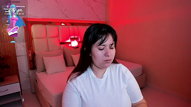 Snapshot of zoes_milee chatting on December 2025 11:30:02 AM zoes milee online show from December 2025 11:30:02 AM