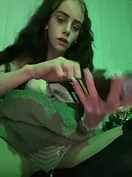 Snapshot of VioletxBlue chatting on January 2025 08:21:02 PM VioletxBlue online show from January 2025 08:21:02 PM