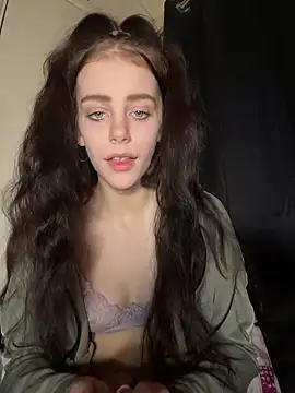 Snapshot of VioletxBlue chatting on January 2025 04:08:02 PM VioletxBlue online show from January 2025 04:08:02 PM