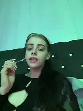 Snapshot of VioletxBlue chatting on January 2025 07:11:01 PM VioletxBlue online show from January 2025 07:11:01 PM