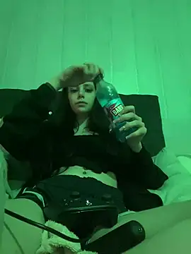 Snapshot of VioletxBlue chatting on January 2025 05:49:01 PM VioletxBlue online show from January 2025 05:49:01 PM