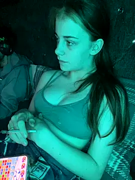 Snapshot of VioletxBlue chatting on September 2025 09:14:01 PM VioletxBlue online show from September 2025 09:14:01 PM