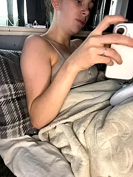 Snapshot of VioletxBlue chatting on October 2025 09:53:01 AM VioletxBlue online show from October 2025 09:53:01 AM