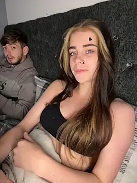 Snapshot of VioletxBlue chatting on October 2025 01:11:01 PM VioletxBlue online show from October 2025 01:11:01 PM