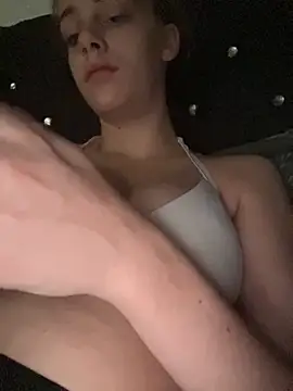 Snapshot of VioletxBlue chatting on November 2025 12:47:01 PM VioletxBlue online show from November 2025 12:47:01 PM