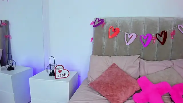 Dahlia Rousse online show from February 2025 08:37:01 PM