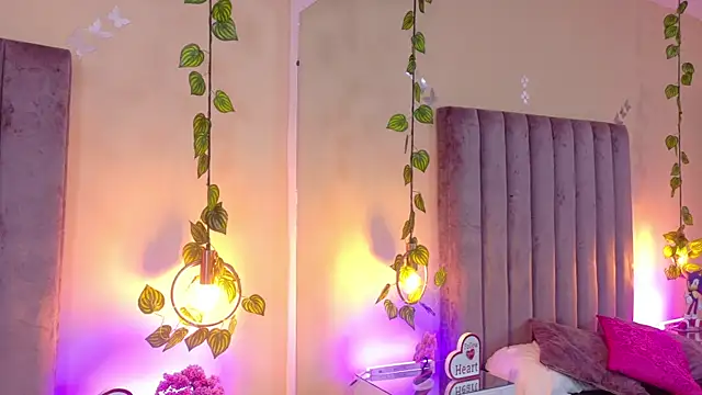 Dahlia Rousse online show from January 2026 06:29:01 AM