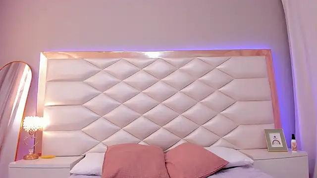 LucineArias online show from February 2026 08:37:01 PM