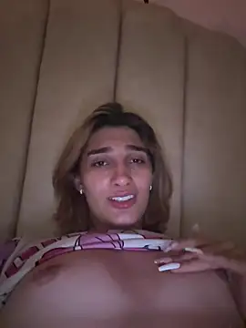 Snapshot of Queensara_ chatting on March 2025 05:23:02 AM Queensara online show from March 2025 05:23:02 AM