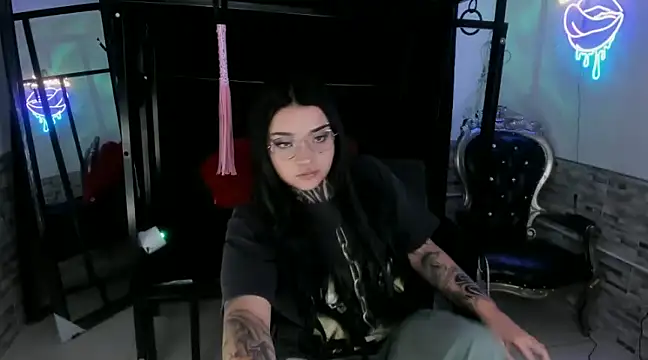 amyswallow7 online show from January 2025 06:43:01 PM