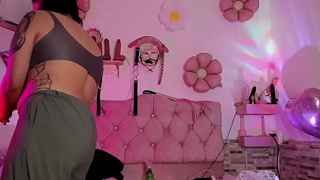 amyswallow7 online show from November 2025 12:46:01 AM