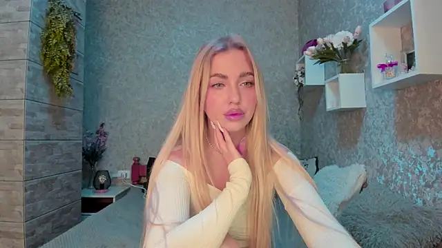 Mika Rayy online show from October 2025 08:47:01 PM