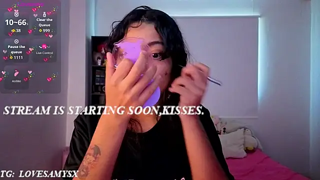 Lovelyamyy online show from June 2026 12:18:02 PM
