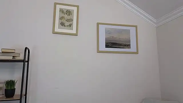 Snapshot of Bonnie_White chatting on February 2025 01:10:02 PM Bonnie White online show from February 2025 01:10:02 PM