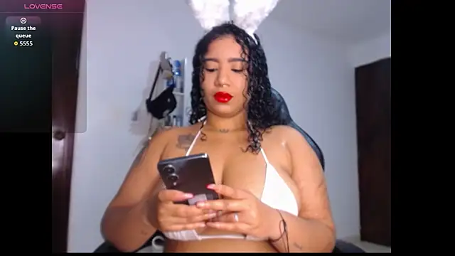 leslycarsson online show from October 2025 02:10:01 AM