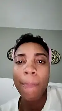 Snapshot of LuciaWallace chatting on March 2025 06:05:02 AM LuciaWallace online show from March 2025 06:05:02 AM