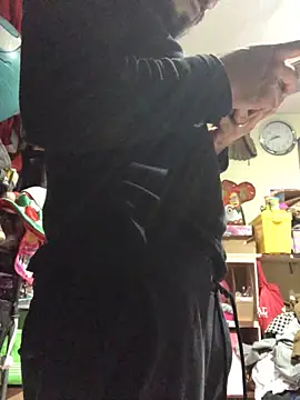 leonardohot1987 online show from February 2025 05:10:01 AM