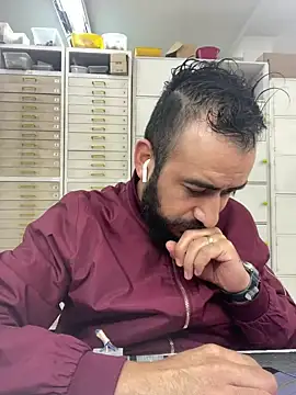 leonardohot1987 online show from February 2025 05:47:02 PM