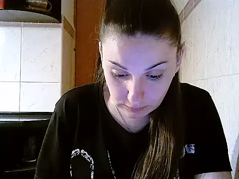 Yuliia30 online show from April 2026 04:40:01 PM