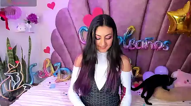 Snapshot of sweetfoxy_17 chatting on February 2025 06:09:02 PM sweetfoxy 17 online show from February 2025 06:09:02 PM