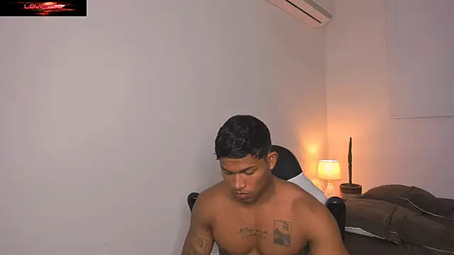 Snapshot of maxsteel177 chatting on January 2025 11:43:02 PM maxsteel177 online show from January 2025 11:43:02 PM