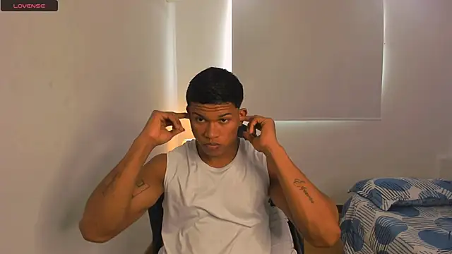 Snapshot of maxsteel177 chatting on February 2025 08:11:01 PM maxsteel177 online show from February 2025 08:11:01 PM