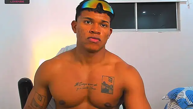 Snapshot of maxsteel177 chatting on March 2025 03:15:01 AM maxsteel177 online show from March 2025 03:15:01 AM