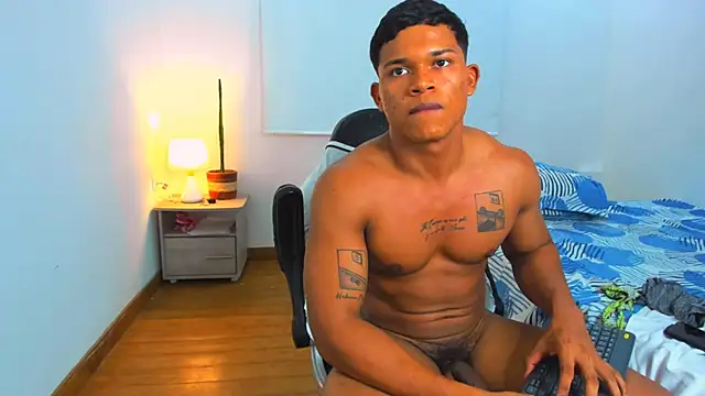 Snapshot of maxsteel177 chatting on March 2025 02:26:01 AM maxsteel177 online show from March 2025 02:26:01 AM