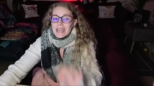 Snapshot of Miss_luxiole chatting on November 2025 05:35:02 PM Miss luxiole online show from November 2025 05:35:02 PM