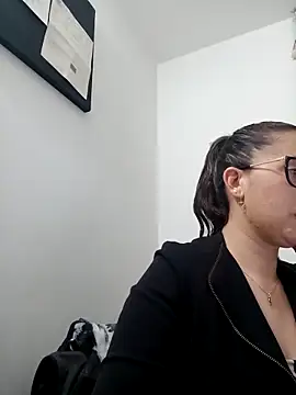 CHARLOTTE 1711 online show from February 2025 02:36:02 AM