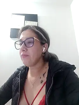 CHARLOTTE 1711 online show from February 2025 04:25:01 AM