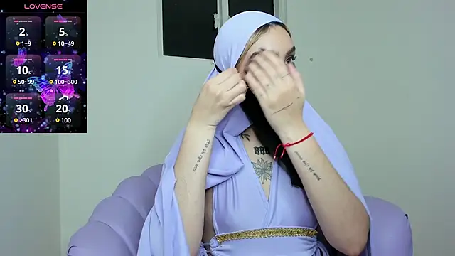 Snapshot of Maissa_Alabi chatting on January 2025 08:11:01 PM Maissa Alabi online show from January 2025 08:11:01 PM