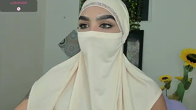 Snapshot of Maissa_Alabi chatting on September 2025 07:35:01 PM Maissa Alabi online show from September 2025 07:35:01 PM