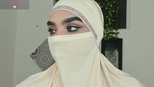 Snapshot of Maissa_Alabi chatting on October 2025 06:39:02 PM Maissa Alabi online show from October 2025 06:39:02 PM