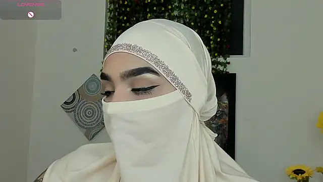 Snapshot of Maissa_Alabi chatting on October 2025 06:42:01 PM Maissa Alabi online show from October 2025 06:42:01 PM