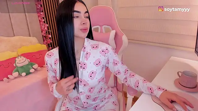 tamy xoo online show from November 2025 06:08:02 PM